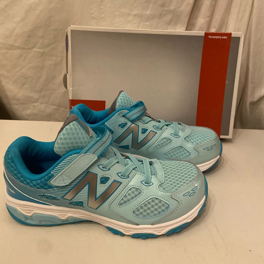 NewBalance seafoam color sneakers 6XW NIB